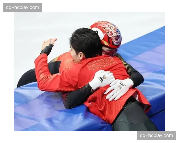 意大利选手西盖尔犯规被罚出场 间接帮助孙龙晋级并最终摘银 意大利选手西盖尔犯规被罚出场 间接帮助孙龙晋级并最终摘银